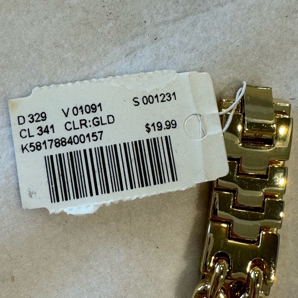 Gramercy Watch Gold NIB May need to Replace Battery Still has plastic on see pic - Picture 5 of 7